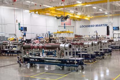 Dây chuyền sản xuất đạn tên lửa Patriot của Lockheed Martin. Ảnh: Creaders.