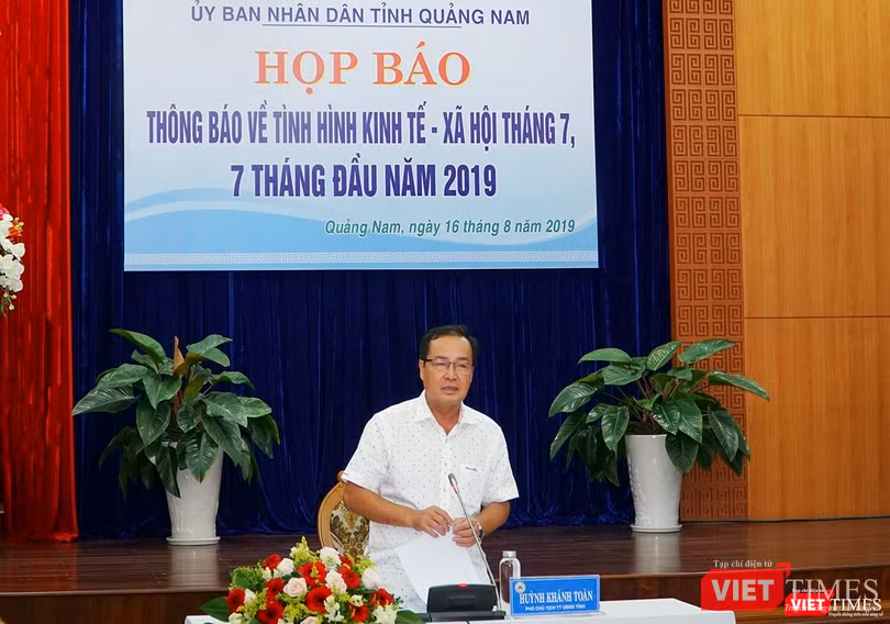Ông Huỳnh Khánh Toàn, Phó Chủ tịch thường trực UBND tỉnh Quảng Nam chủ trì họp báo và công bố kết luận thanh tra vụ việc liên quan đến 2 lô đất A51-A52