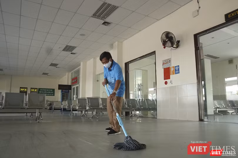 Khu vực nhà chờ, quầy vé Bến xe Trung tâm Đà Nẵng sáng ngày 7/9