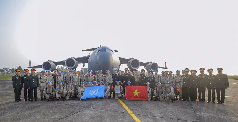 Các lực lượng chụp ảnh lưu niệm