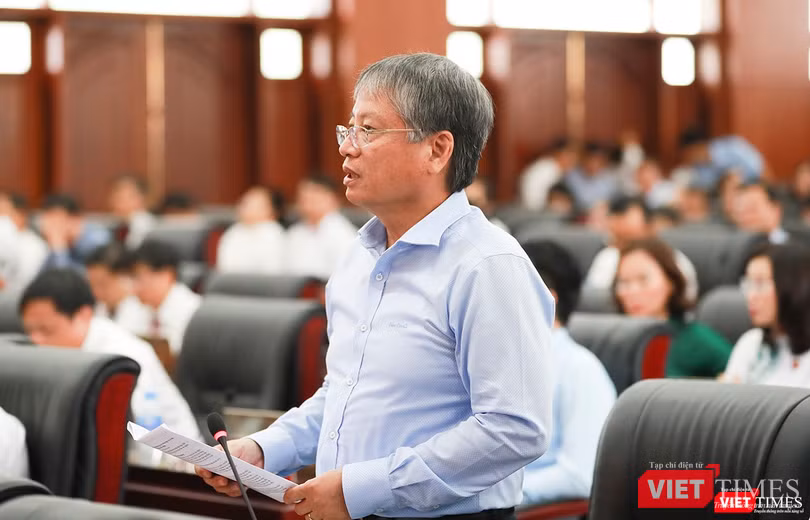 Tại phiên bế mạc kỳ họp thứ 9, đại biểu HĐND TP bỏ phiếu thông qua miễn nhiệm chức danh Phó Chủ tịch UBND TP Đà Nẵng đối với ông Nguyễn Ngọc Tuấn do ông Tuấn về hưu theo chế độ Tại phiên bế mạc kỳ họp thứ 9, đại biểu HĐND TP bỏ phiếu thông qua miễn nhiệm chức danh Phó Chủ tịch UBND TP Đà Nẵng đối với ông Nguyễn Ngọc Tuấn do ông Tuấn về hưu theo chế độ