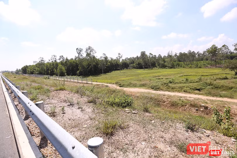 Mặc dù vậy, vẫn còn thiếu nhiều đoạn rào chắn gia súc Mặc dù vậy, vẫn còn thiếu nhiều đoạn rào chắn gia súc