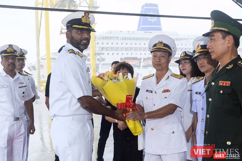 Lễ đón thủy thủ tàu Hải quân Ấn Độ - INS Sahyadri (F-49) Lễ đón thủy thủ tàu Hải quân Ấn Độ - INS Sahyadri (F-49)