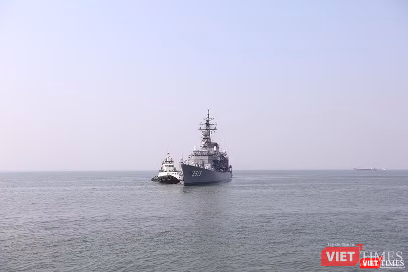 Tàu JS SHIMAYUKI trên Vịnh Đà Nẵng