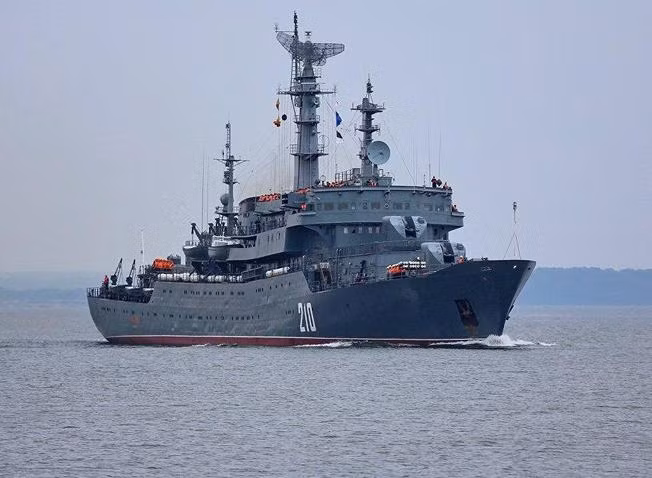Tàu chiến mặt nước trong cụm chiến đấu tàu sân bay Nga. Ảnh: QQ.