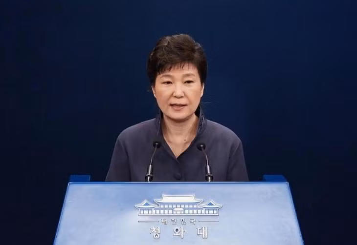 Khả năng bà Park Geun-hye quay lại nắm quyền lực Tổng thống còn chưa rõ ràng. Ảnh: The Guardian