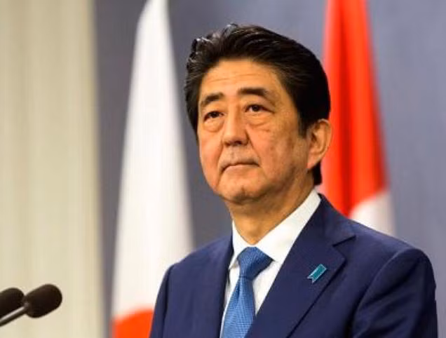 Thủ tướng Nhật Bản Shinzo Abe coi trọng xây dựng Nhật Bản thành một cường quốc quân sự. Ảnh: CNBC.