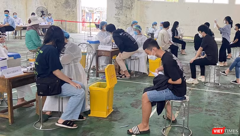 CDC Đà Nẵng tiêm vaccine phòng COVID-19 cho người dân