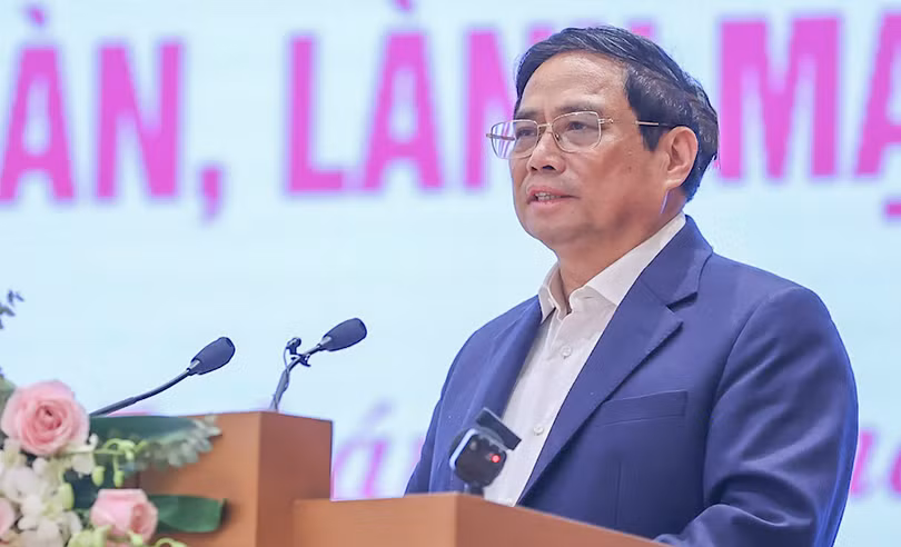 Thủ tướng Phạm Minh Chính phát biểu tại Hội nghị trực tuyến toàn quốc "tháo gỡ khó và thúc đẩy thị trường bất động sản phát triển an toàn, lành mạnh, bền vững" diễn ra sáng ngày 17/2 (Ảnh VGP/Nhật Bắc)