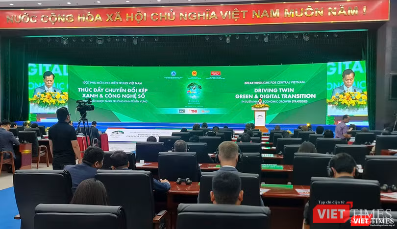 Quang cảnh diễn đàn Nhịp cầu phát triển Việt Nam (Vietnam Connect Forum) năm 2023 (Lần thứ 3) diễn ra tại Đà Nẵng. Quang cảnh diễn đàn Nhịp cầu phát triển Việt Nam (Vietnam Connect Forum) năm 2023 (Lần thứ 3) diễn ra tại Đà Nẵng.