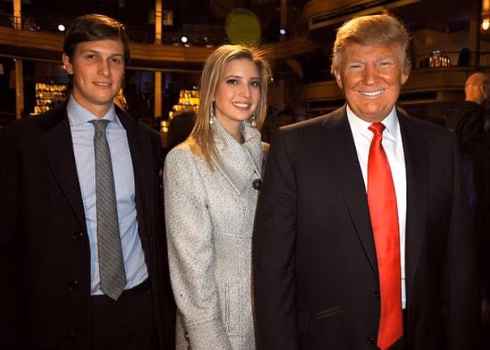 Tổng thống đắc cử Mỹ Donald Trump cùng con gái và con rể. Ảnh: Daily Mail