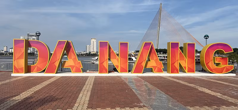 Biểu tượng Đà Nẵng ở phố đi bộ sau khi dỡ bỏ quảng cáo của hãng bia Larue.