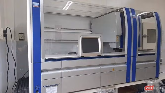 Thiết bị xét nghiệm COVID-19 tại CDC Quảng Nam