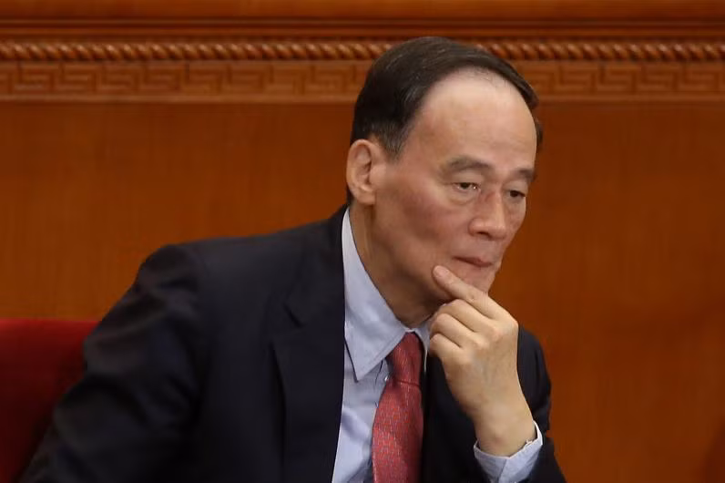 Vương Kỳ Sơn, Ủy viên Thường vụ Bộ Chính trị Đảng Cộng sản Trung Quốc, người được mệnh danh là Bao Công thời hiện đại của Trung Quốc. Ảnh: ntdtv