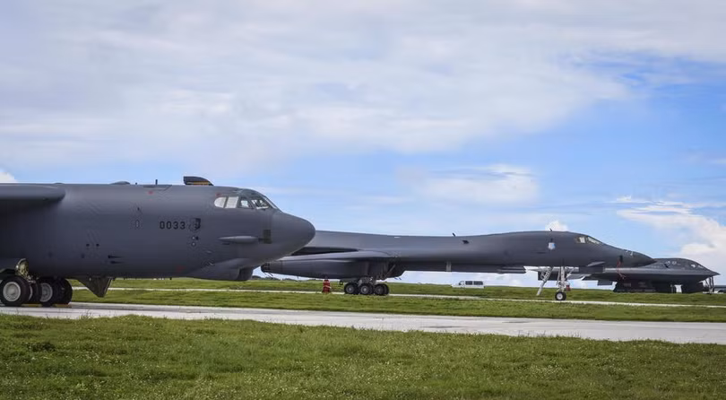 Ngày 11/8/2016, máy bay ném bom chiến lược B-52H, máy bay ném bom chiến lược siêu âm B-1B và máy bay ném bom chiến lược tàng hình B-2A đã tập kết ở căn cứ Guam. Ảnh: Người quan sát, Trung Quốc,