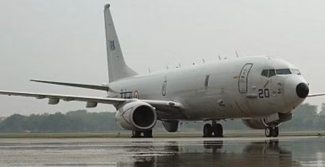 Máy bay tuần tra săn ngầm P-8I Hải quân Ấn Độ, mua của Mỹ.