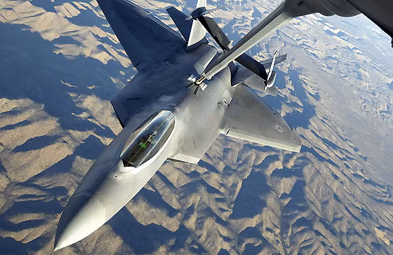 Máy bay chiến đấu tàng hình F-22 Raptor Mỹ