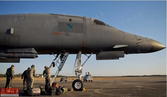 Máy bay ném bom B-1B tiến hành huấn luyện bảo trì ở căn cứ không quân Eglin Mỹ vào tháng 2/2015. Ảnh: Tin tức Tham khảo, Trung Quốc