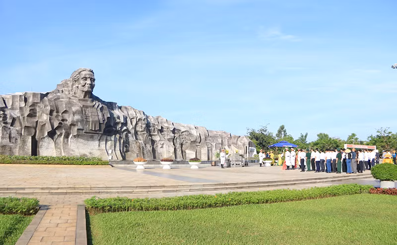 quang nam hoi nghi bien gioi viet lao 2.png