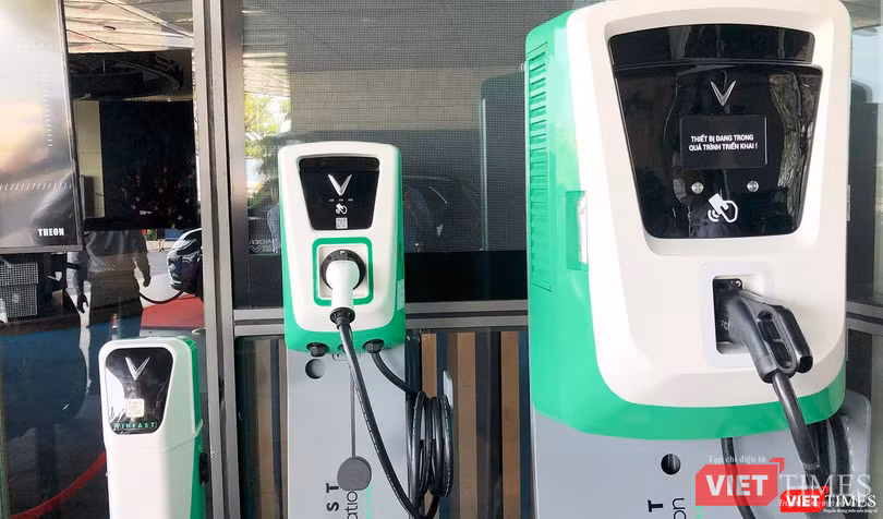 Mô hình cột sạc ô tô điện do Vinfast cung cấp Mô hình cột sạc ô tô điện do Vinfast cung cấp