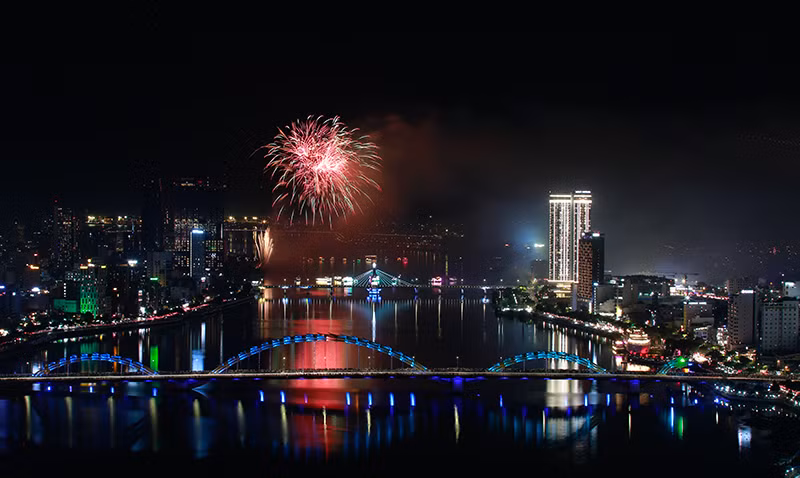 Lễ hội pháo hoa Quốc tế Đà Nẵng 2025 là một trong những "cú hích" mạnh mẽ cho du lịch Đà Nẵng trong 6 tháng đầu năm 2025.