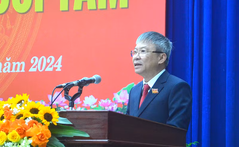 Ông Nguyễn Đức Dũng, Chủ tịch HĐND tỉnh Quảng Nam phát biểu khai mạc kỳ họp