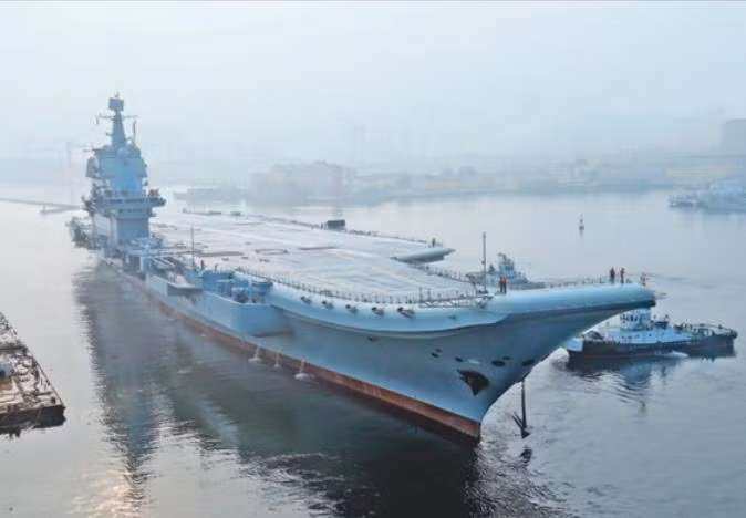 Tàu sân bay tự chế đầu tiên Type 001A chạy thử trên biển lần đầu tiên. Ảnh: Xinhuanet. Tàu sân bay tự chế đầu tiên Type 001A chạy thử trên biển lần đầu tiên. Ảnh: Xinhuanet.