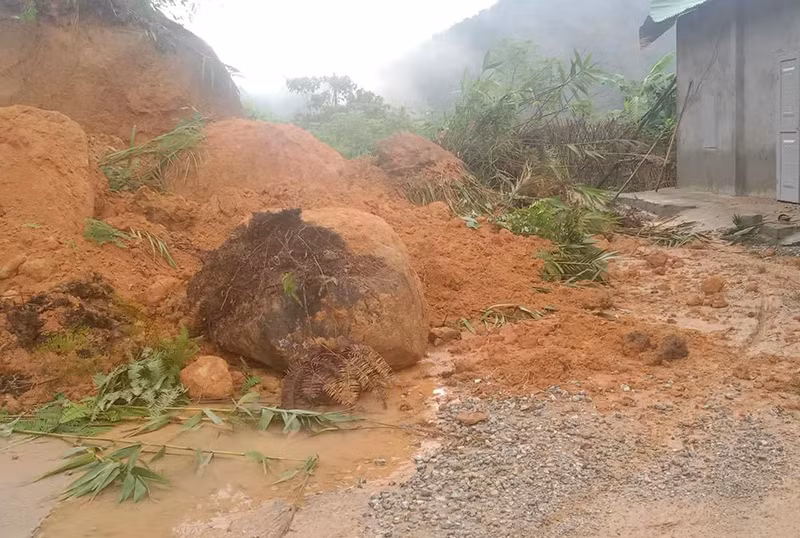 Sạt lở uy hiếp người dân miền núi tỉnh Quảng Nam