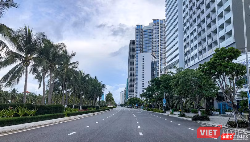 Tuyến đường ven biển du lịch Đà Nẵng vắng bóng người do dịch COVID-19 Tuyến đường ven biển du lịch Đà Nẵng vắng bóng người do dịch COVID-19