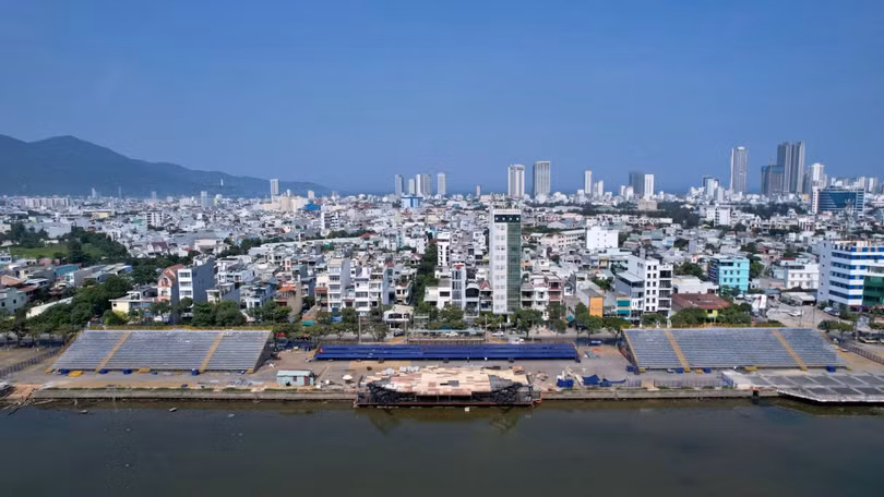 Sân khấu và khán đài cho lễ hội Pháo hoa quốc tế Đà Nẵng -DIFF 2023 đang vào giai đoạn hoàn thiện