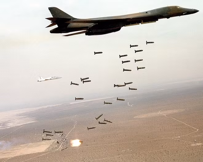 Máy bay ném bom B-1 Lancer Không quân Mỹ