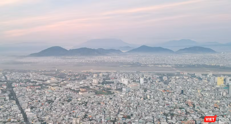 Một góc sân bay Đà Nẵng nhìn từ trên cao.