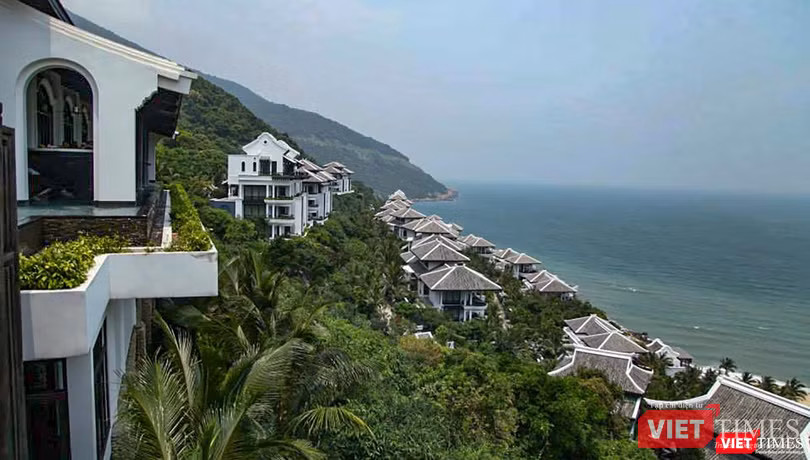 Khu nghỉ dưỡng InterContinental Danang Sun Peninsula Resort được vinh danh 4 giải thưởng danh giá bao gồm: Asia’s Leading Luxury Resort 2022, Asia’s Leading Green Resort 2022, Asia ‘s Leading Luxury Hotel Villa 2022, Vietnam ‘s Leading Luxury Resort 2022. Khu nghỉ dưỡng InterContinental Danang Sun Peninsula Resort được vinh danh 4 giải thưởng danh giá bao gồm: Asia’s Leading Luxury Resort 2022, Asia’s Leading Green Resort 2022, Asia ‘s Leading Luxury Hotel Villa 2022, Vietnam ‘s Leading Luxury Resort 2022.