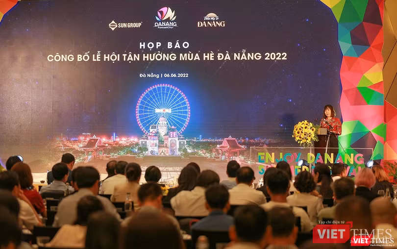 Bà Trương Thị Hồng Hạnh - Giám đốc Sở Du lịch TP Đà Nẵng công bố chuỗi chương trình “Lễ hội tận hưởng mùa hè Đà Nẵng - Enjoy Danang Summer Festival 2022” Bà Trương Thị Hồng Hạnh - Giám đốc Sở Du lịch TP Đà Nẵng công bố chuỗi chương trình “Lễ hội tận hưởng mùa hè Đà Nẵng - Enjoy Danang Summer Festival 2022”