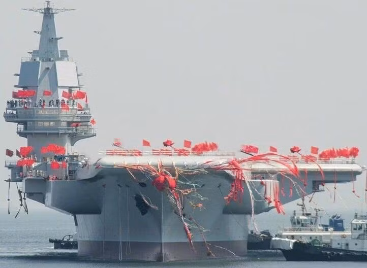 Ngày 26/4/2017, tàu sân bay tự chế đầu tiên Type 001A Trung Quốc hạ thủy. Ảnh: Cnqiang