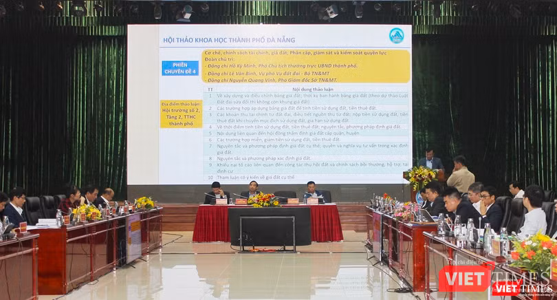Các đại biểu thảo luận các nội dung liên quan đến Luật Đất đai (sửa đổi)