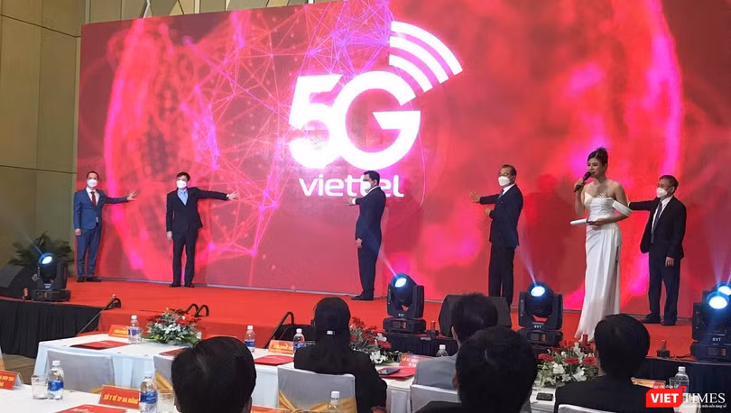 Quang cảnh lễ bấm nút triển khai dịch vụ 5G Viettel tại Đà Nẵng