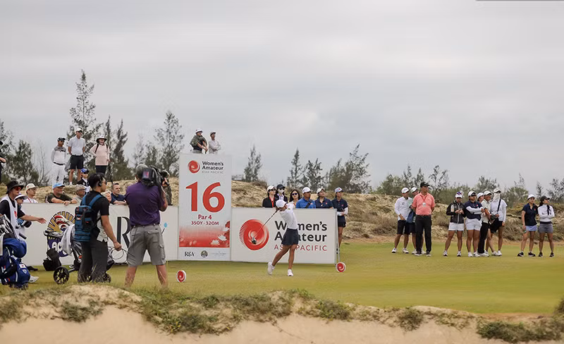 Việc đăng cai các giải đấu quốc tế góp phần thúc đẩy du lịch golf tại Đà Nẵng. (trong ảnh Giải đấu Nữ nghiệp dư châu Á - Thái Bình Dương tổ chức tại Hoiana Shores Golf Club). Nguồn: Vietnam Golf Assocation.