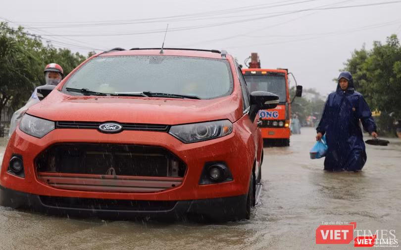 Xe chết máy phải gọi cứu hộ