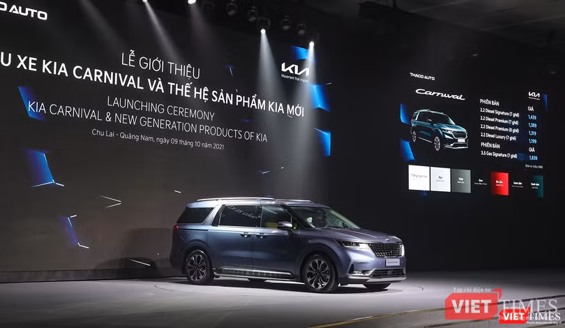 Mẫu xe Kia Carnival 2022 tại lễ giới thiệu Mẫu xe Kia Carnival 2022 tại lễ giới thiệu