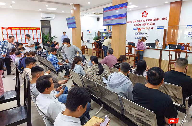Trung tâm dịch vụ hành chính công phường Hoà Khành (Đà Nẵng) phục vụ người dân.
