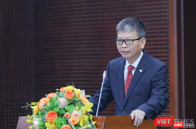 Ông Trịnh Ngọc Thành - Phó Tổng Giám đốc Vietnam Airlines phát biểu tại lễ ký kết hợp tác Ông Trịnh Ngọc Thành - Phó Tổng Giám đốc Vietnam Airlines phát biểu tại lễ ký kết hợp tác