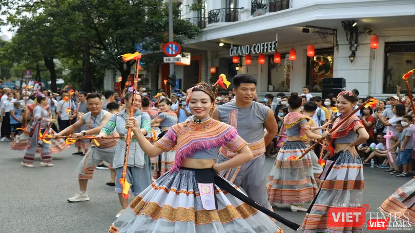 Điệu xoè hoa