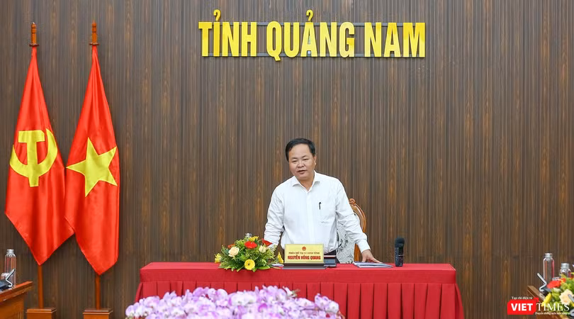 Ông Nguyễn Hồng Quang - Phó Chủ tịch UBND tỉnh Quảng Nam chủ trì buổi họp báo thông tin tình hình kinh tế - xã hội tỉnh Quảng Nam quý 1/2022 diễn ra sáng ngày 7/4