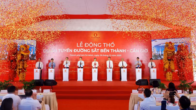 anh-10-le-dong-tho-du-an-tuyen-duong-sat-ben-thanh-can-gio-voi-su-tham-du-cua-bi-thu-thanh-uy-tp-hcm-tran-luu-quang-cung-cac-lanh-dao-tp-hcm-va-doanh-nghiep.jpg