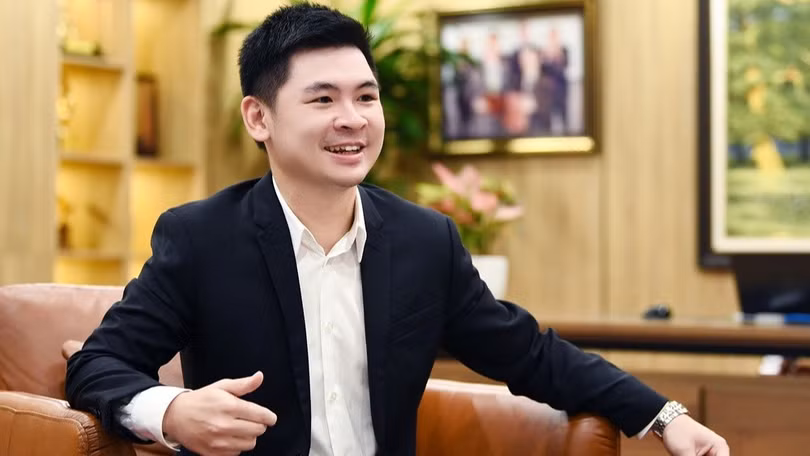 Phó Chủ tịch HĐQT T&T Group Đỗ Vinh Quang trao đổi với phóng viên