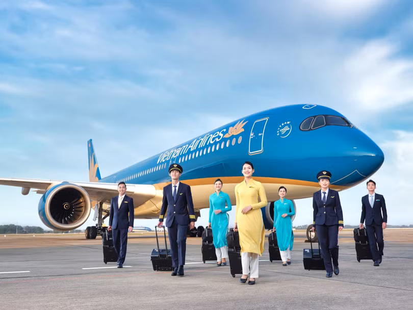 2-vietnam-airlines-duoc-danh-gia-cao-nho-theo-duoi-mo-hinh-lay-khach-hang-lam-trong-tam-khong-ngung-cai-thien-chat-luong-dich-vu-va-xay-dung-uy-tin-thuong-hieu.jpg