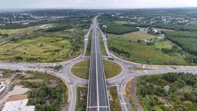Cao tốc Bến Lức – Long Thành thông xe toàn tuyến, mở rộng kết nối liên vùng và tạo thêm động lực phát triển cho bất động sản cửa ngõ phía Tây TP.HCM.