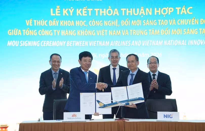 1-vietnam-airlines-va-trung-tam-doi-moi-sang-tao-quoc-gia-da-ky-ket-thoa-thuan-hop-tac-ve-thuc-day-khoa-hoc-cong-nghe-doi-moi-sang-tao-va-chuyen-doi-so.jpg