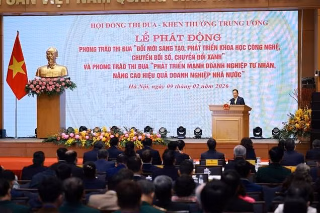 Quang cảnh lễ phát động.